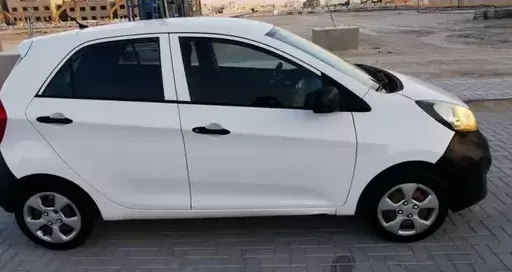 Used Kia Rio Hatchback For Sale in Al Sadd , Doha #7574 - 1  image 